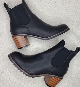 Chunky heel boots